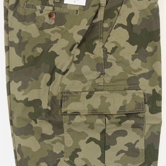 NWT Craft & Borrow Men's Camouflage Cargo Shorts - Picture 3 of 4